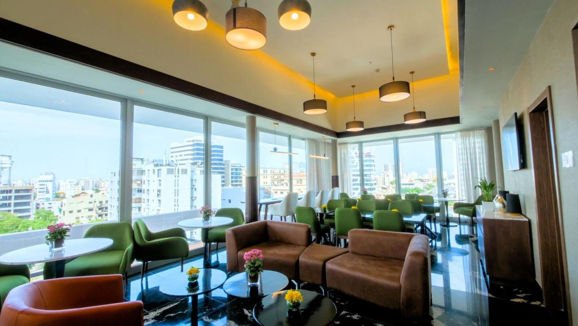 Holiday Inn Santo Domingo By Ihg Luaran gambar The lounge at the airport