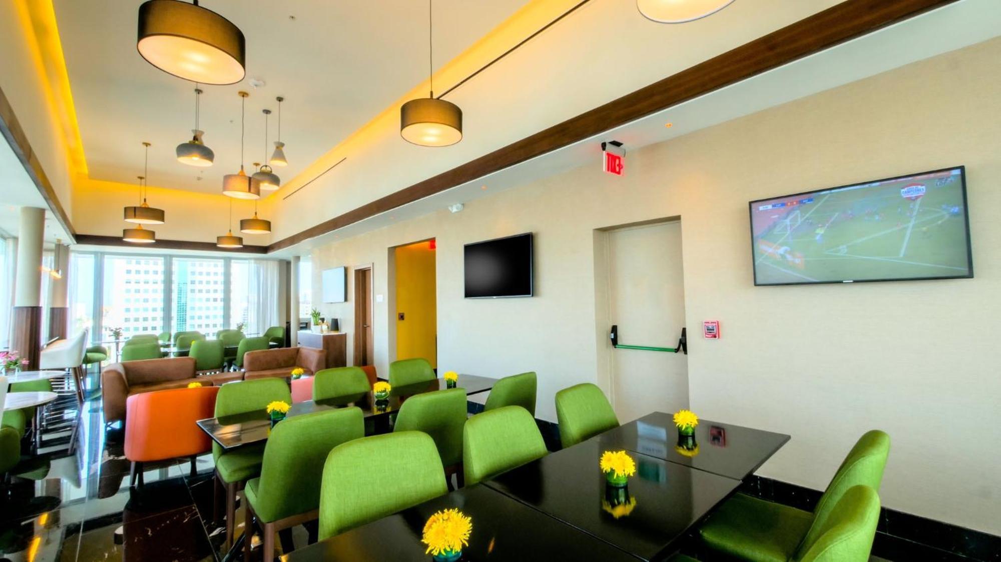 Holiday Inn Santo Domingo By Ihg Luaran gambar The lounge at the airport