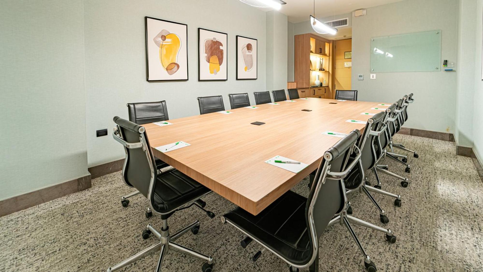 Holiday Inn Santo Domingo By Ihg Luaran gambar A typical boardroom